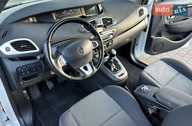 Минивэн Renault Grand Scenic 2012 в 