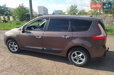 Минивэн Renault Grand Scenic 2009 в 