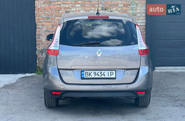 Минивэн Renault Grand Scenic 2010 в 
