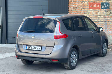 Минивэн Renault Grand Scenic 2010 в 