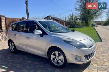 Минивэн Renault Grand Scenic 2011 в 