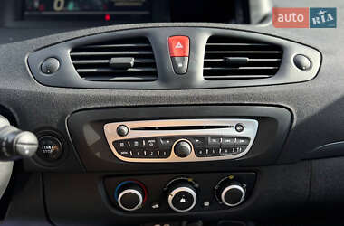 Минивэн Renault Grand Scenic 2011 в 
