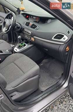 Минивэн Renault Grand Scenic 2011 в 