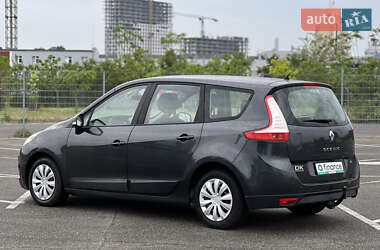 Минивэн Renault Grand Scenic 2010 в 