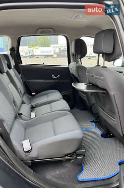 Минивэн Renault Grand Scenic 2010 в 