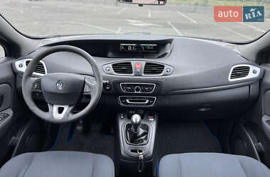 Минивэн Renault Grand Scenic 2010 в 