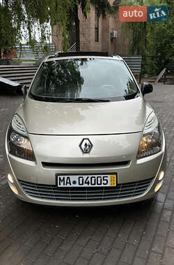Мінівен Renault Grand Scenic 2011 в 