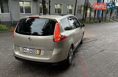 Мінівен Renault Grand Scenic 2011 в 