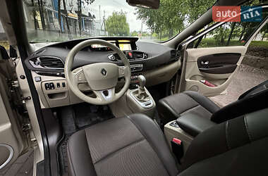 Мінівен Renault Grand Scenic 2011 в 