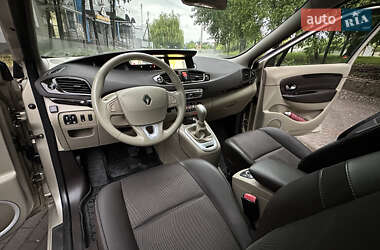 Мінівен Renault Grand Scenic 2011 в 