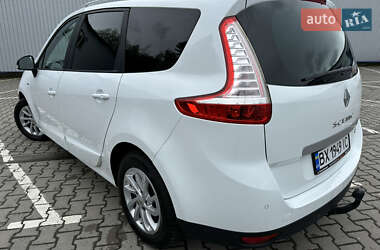 Минивэн Renault Grand Scenic 2015 в 