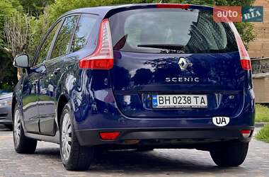 Минивэн Renault Grand Scenic 2010 в 