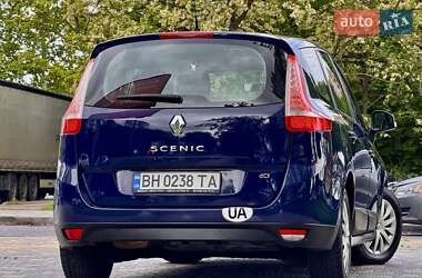 Минивэн Renault Grand Scenic 2010 в 