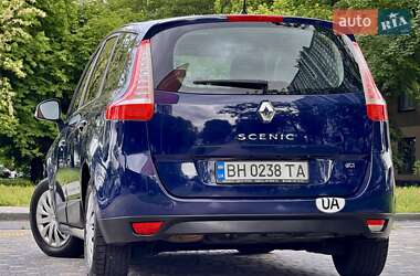 Минивэн Renault Grand Scenic 2010 в 