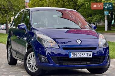 Минивэн Renault Grand Scenic 2010 в 