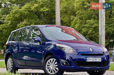 Минивэн Renault Grand Scenic 2010 в 