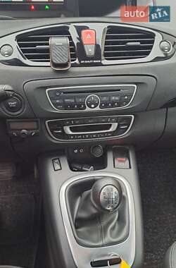 Минивэн Renault Grand Scenic 2011 в 