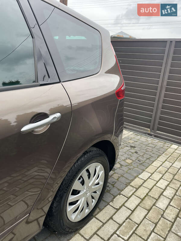 Минивэн Renault Grand Scenic 2010 в Стрые