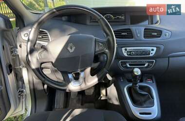 Минивэн Renault Grand Scenic 2016 в 