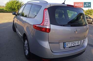 Минивэн Renault Grand Scenic 2016 в 