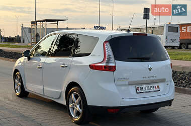 Минивэн Renault Grand Scenic 2011 в 