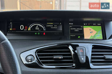 Минивэн Renault Grand Scenic 2014 в 