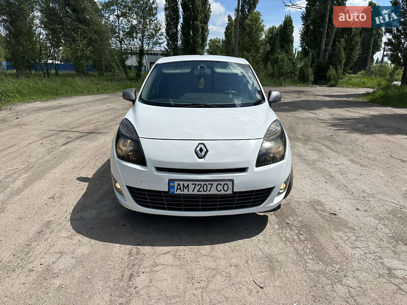 Renault Grand Scenic 2011