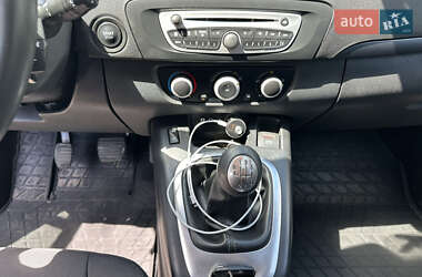 Минивэн Renault Grand Scenic 2011 в 