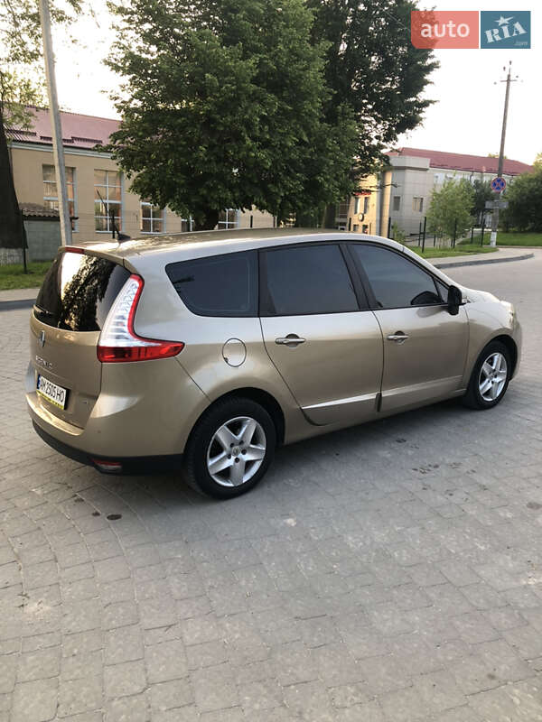 Минивэн Renault Grand Scenic 2013 в Городке