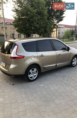 Мінівен Renault Grand Scenic 2013 в 