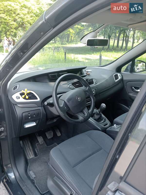 Мінівен Renault Grand Scenic 2009 в Рівному фото 15 Мінівен Renault Grand Scenic 2009 в Рівному