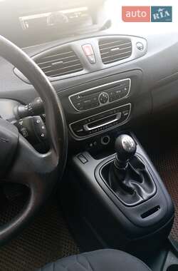 Минивэн Renault Grand Scenic 2010 в 