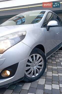Минивэн Renault Grand Scenic 2010 в 