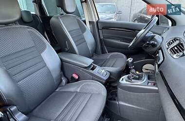 Минивэн Renault Grand Scenic 2014 в 