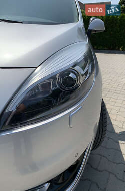 Мінівен Renault Grand Scenic 2012 в 