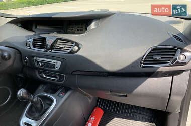 Мінівен Renault Grand Scenic 2012 в 