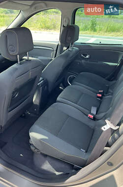 Минивэн Renault Grand Scenic 2009 в 