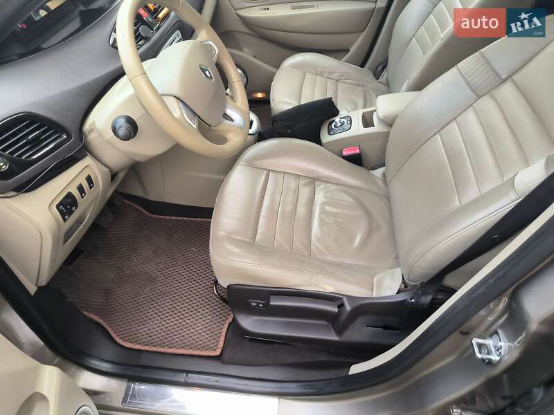 Минивэн Renault Grand Scenic 2011 в Киеве