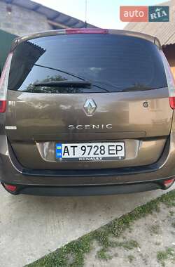 Минивэн Renault Grand Scenic 2010 в 