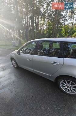 Минивэн Renault Grand Scenic 2009 в 