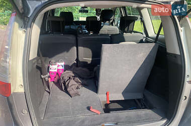 Минивэн Renault Grand Scenic 2012 в 