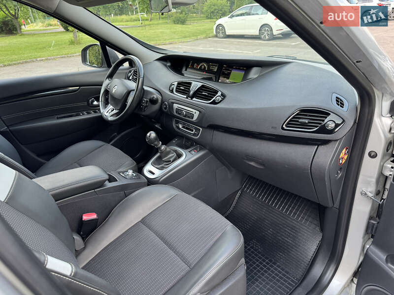 Минивэн Renault Grand Scenic 2015 в Ровно