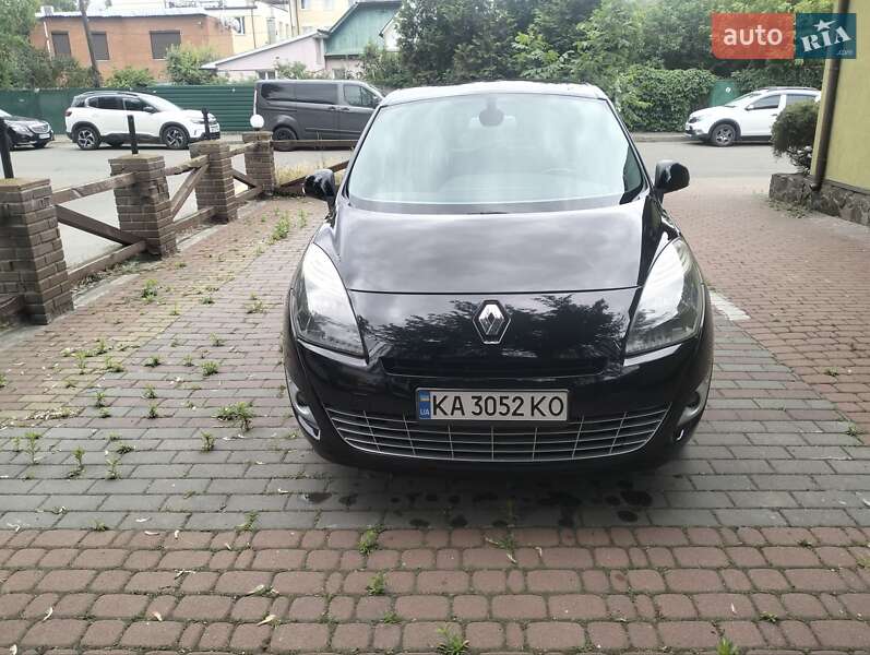 Renault Grand Scenic 2011