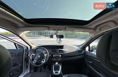 Минивэн Renault Grand Scenic 2012 в 