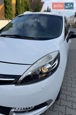 Минивэн Renault Grand Scenic 2015 в 
