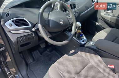 Минивэн Renault Grand Scenic 2011 в 