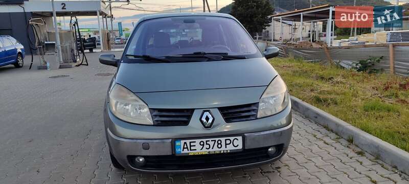 Renault Grand Scenic 2005