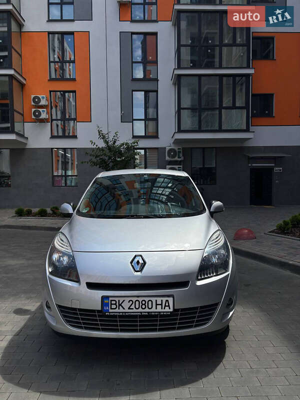 Renault Grand Scenic 2011