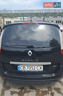 Минивэн Renault Grand Scenic 2011 в 