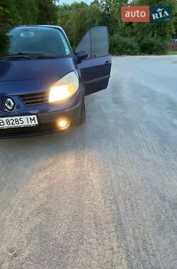 Минивэн Renault Grand Scenic 2004 в 
